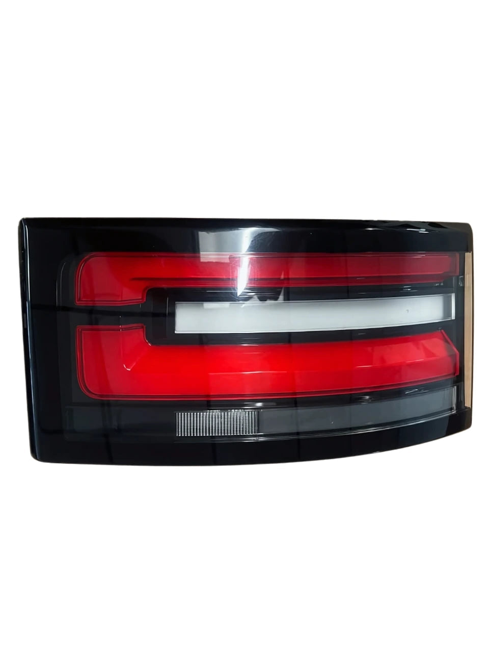 Roverland Parts Tail Light Right with red and white lens for vehicle rear lighting