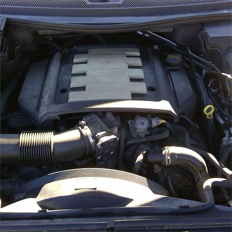 2005-2007 LR3 Engine Long Block installed showing various engine components and hoses