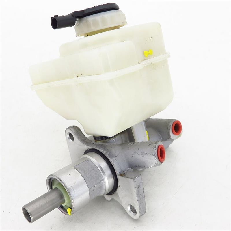 Range Rover reservoir and master cylinder assembly in white and silver for brake system replacement