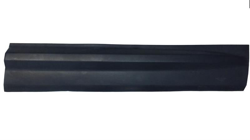 Black LR2 Parts Exterior Moulding replacement trim piece for vehicle body protection