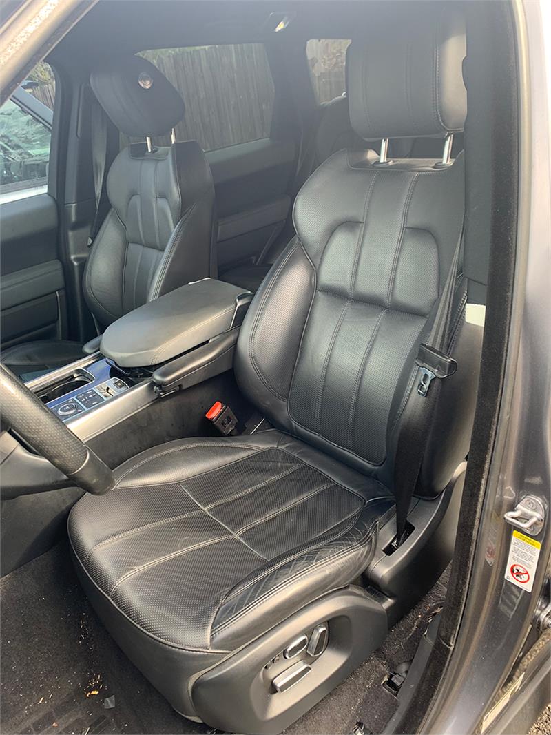 Black leather Seat Set for Range Rover front seats with adjustable headrests and controls