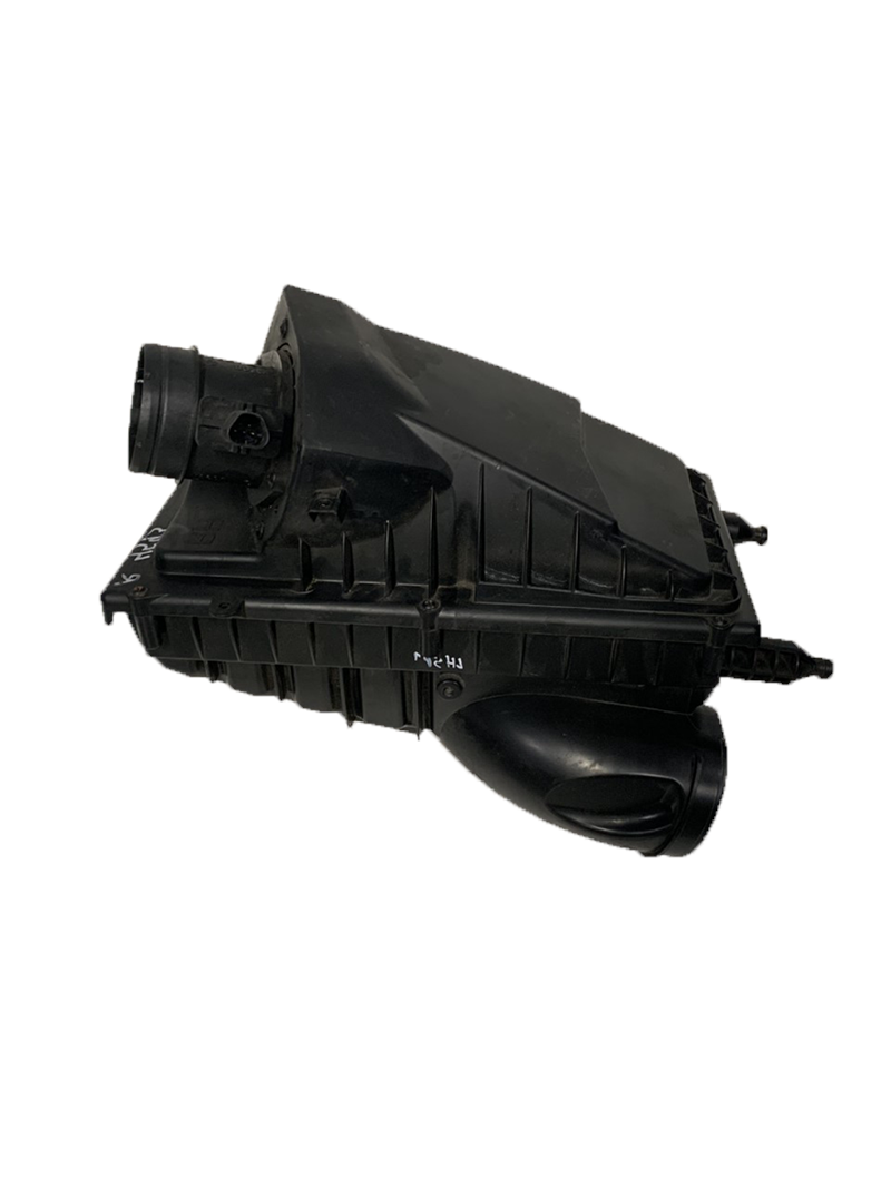 Range Rover Cleaner Box black plastic engine air intake component for vehicle maintenance