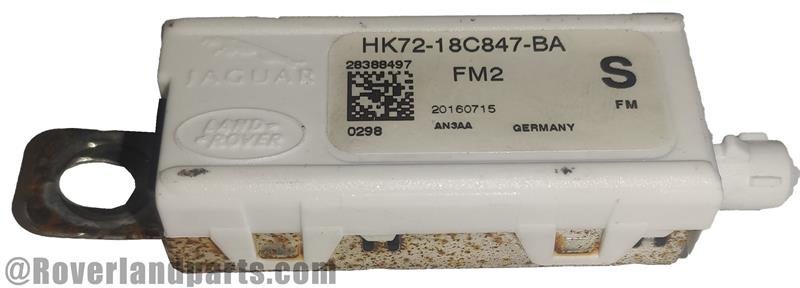 Discovery Sport Parts Antenna Amplifier module with white casing and mounting bracket