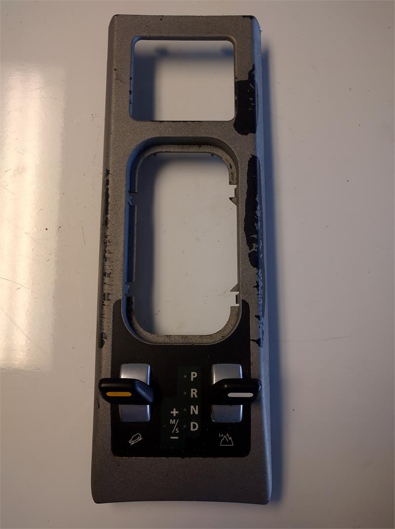 Range Rover Parts shift indicator panel with gear position markings and control knobs
