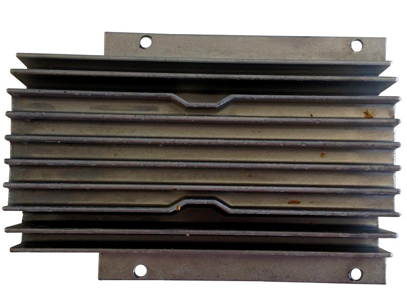 Range Rover Parts Sound System Amplifier with metal heat sink and mounting holes