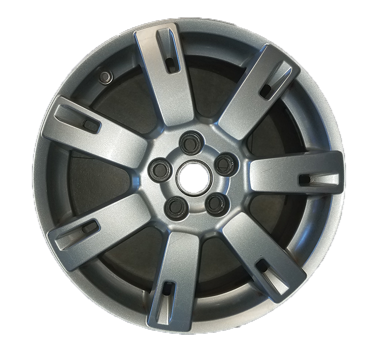 LR4 silver alloy wheel rim part showing spoke design for LR3 and LR4 vehicles