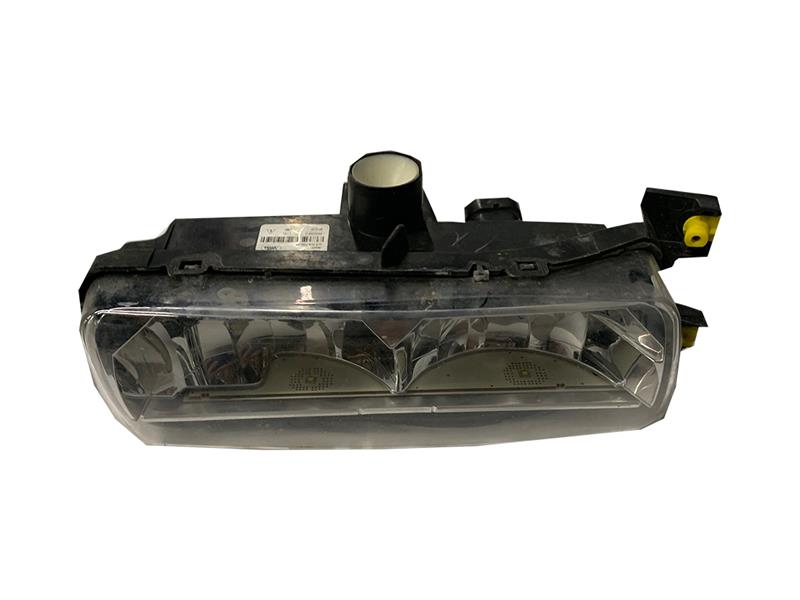 Range Rover Parts fog light with clear lens and black housing for vehicle front lighting