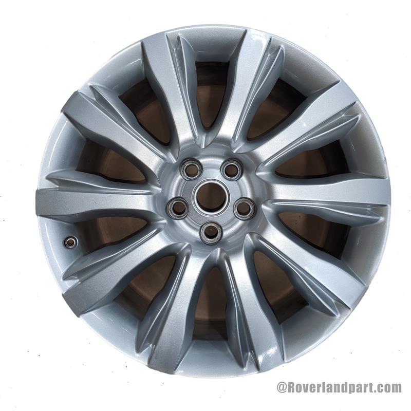 Silver Range Rover alloy wheel with multi-spoke design for vehicle upgrade or replacement